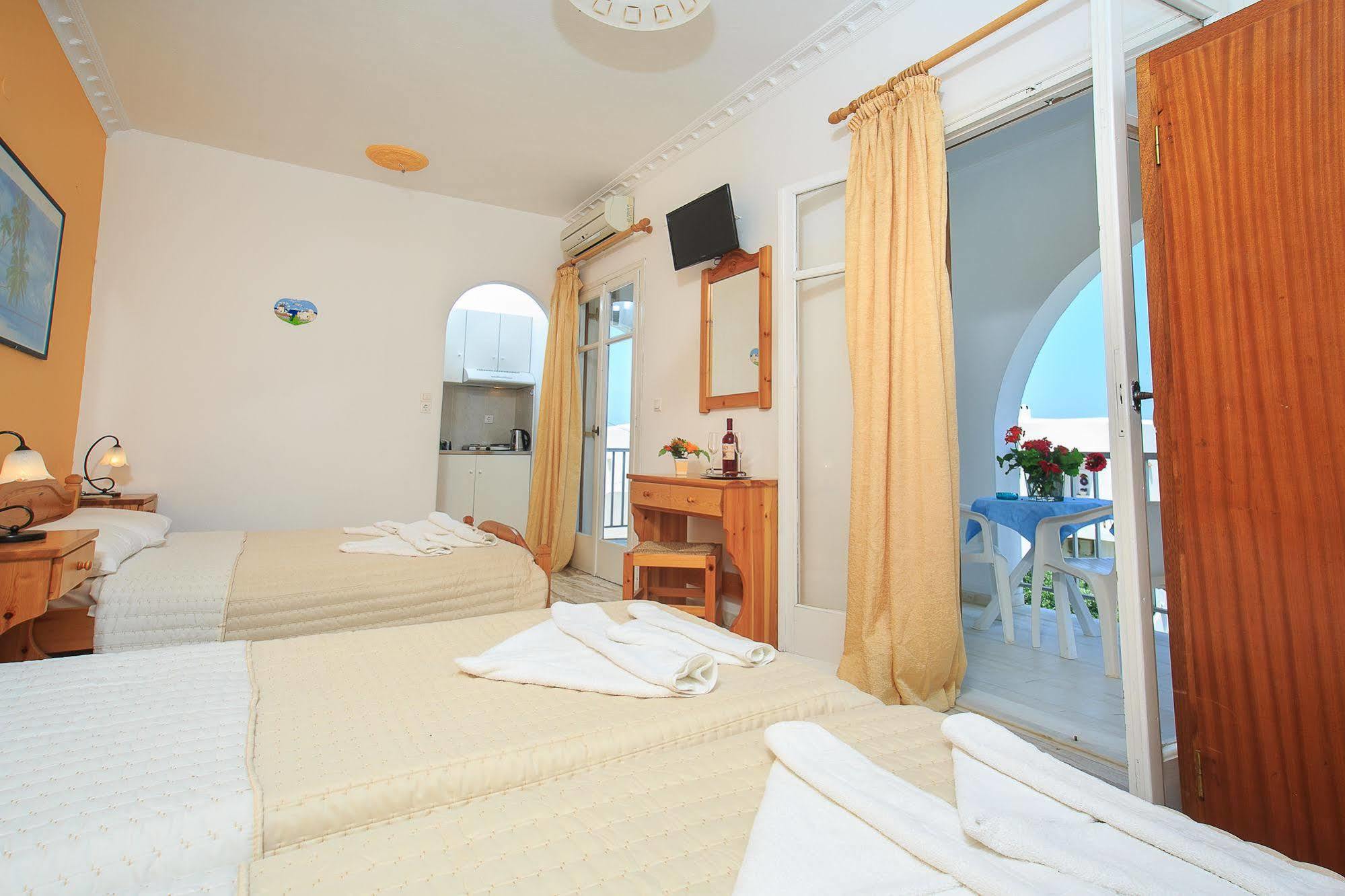John'S Rooms & Studios Parikia  Exterior photo